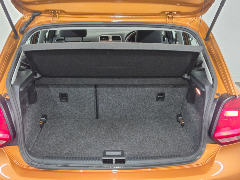 2016 Volkswagen Polo - image 27