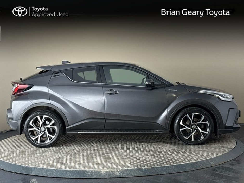 2021 Toyota C-HR - image 3