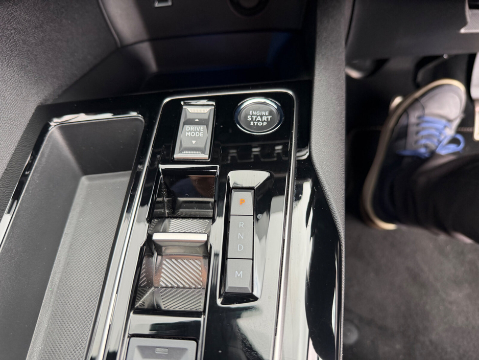 2025 Peugeot 5008 - image 8