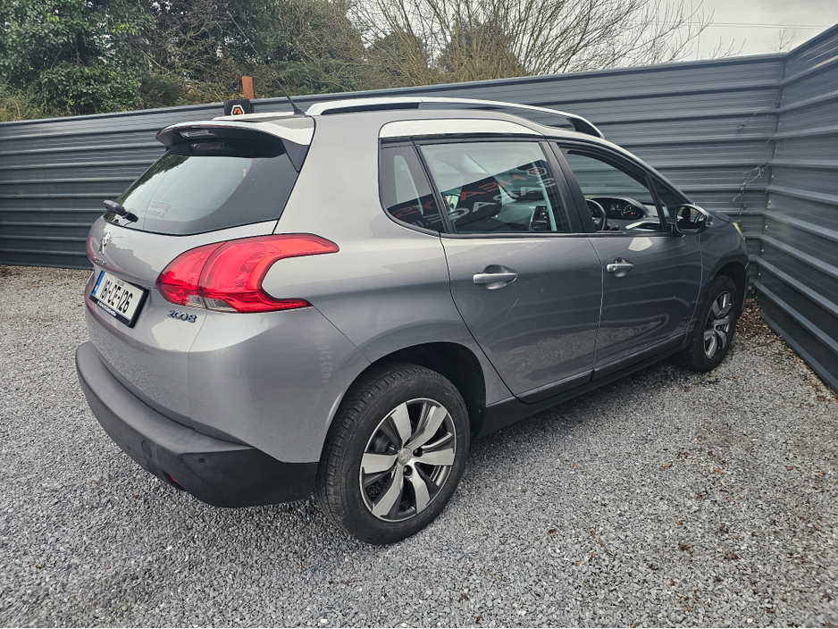 2016 Peugeot 2008 - image 7