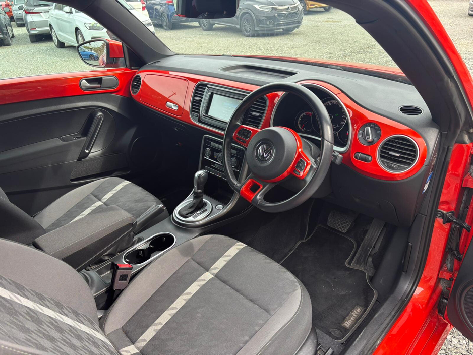 2018 Volkswagen Beetle - image 11