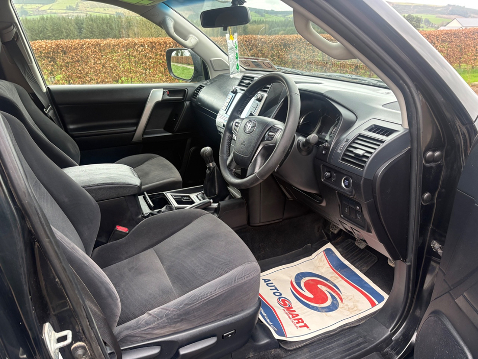 2018 Toyota Landcruiser - image 11