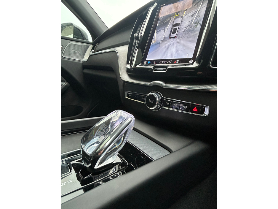 2025 Volvo XC60 + T6 PHEV  PLUS  AWD BLACK EDITION €61,800