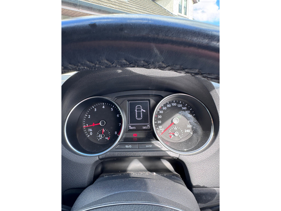 2017 Volkswagen Polo - image 12