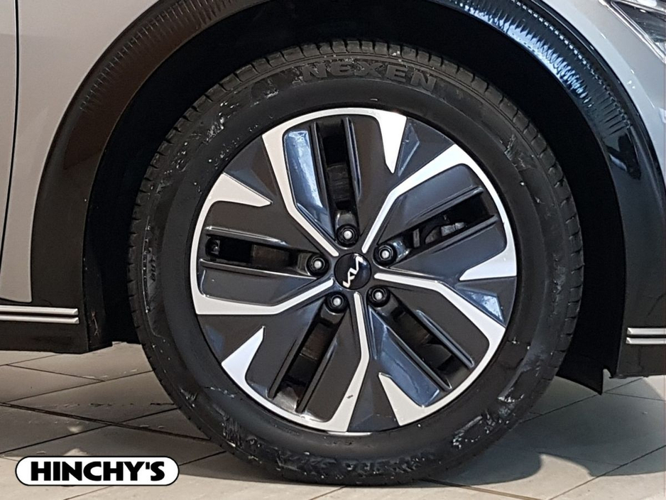 2022 Kia EV6 - image 8