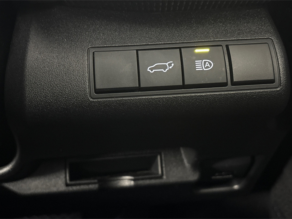 2023 Subaru Solterra - image 23