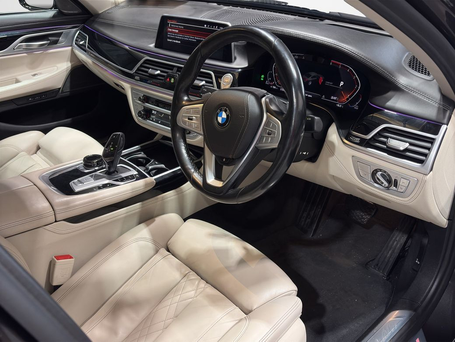 2019 BMW 7 Series - image 10
