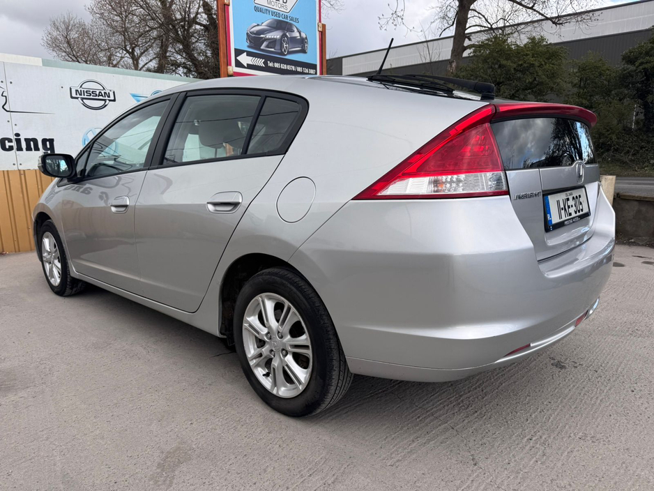 2011 Honda Insight - image 11