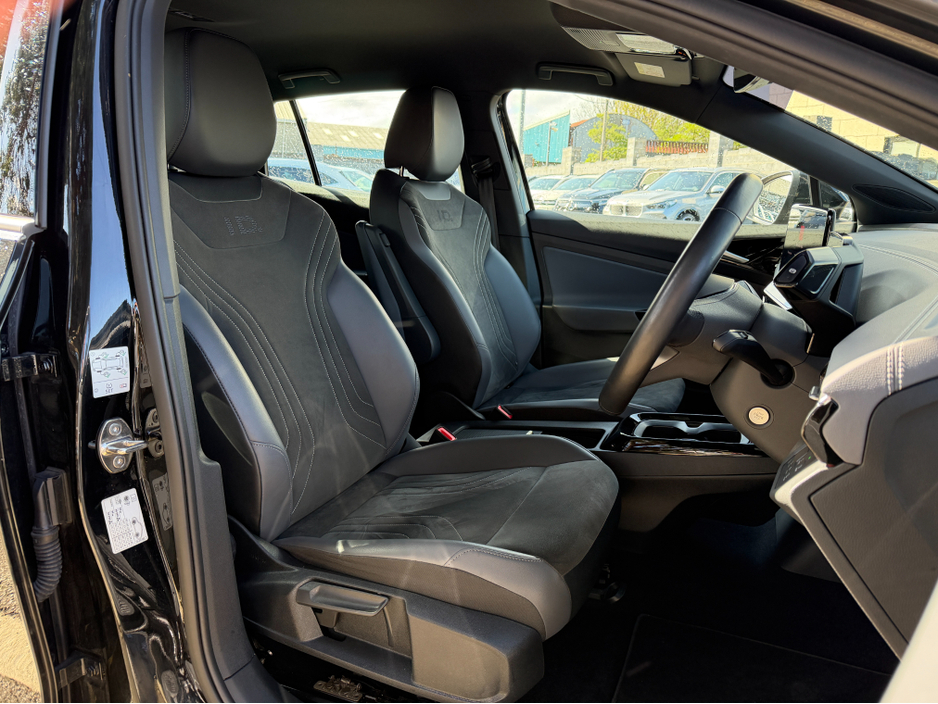 2023 Volkswagen ID.4 - image 13