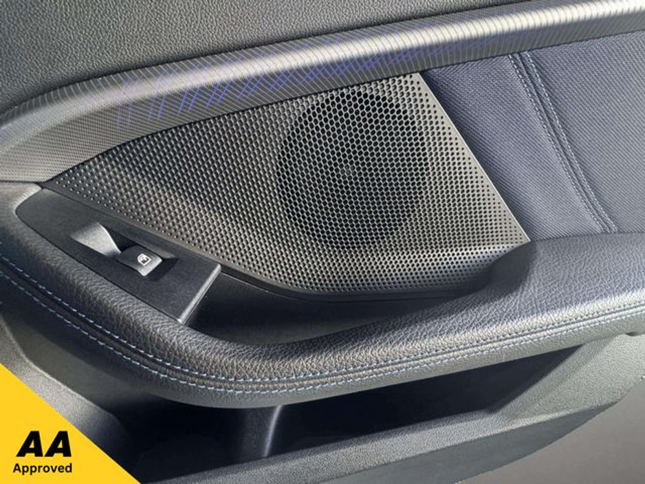 2020 BMW 1 Series - image 6