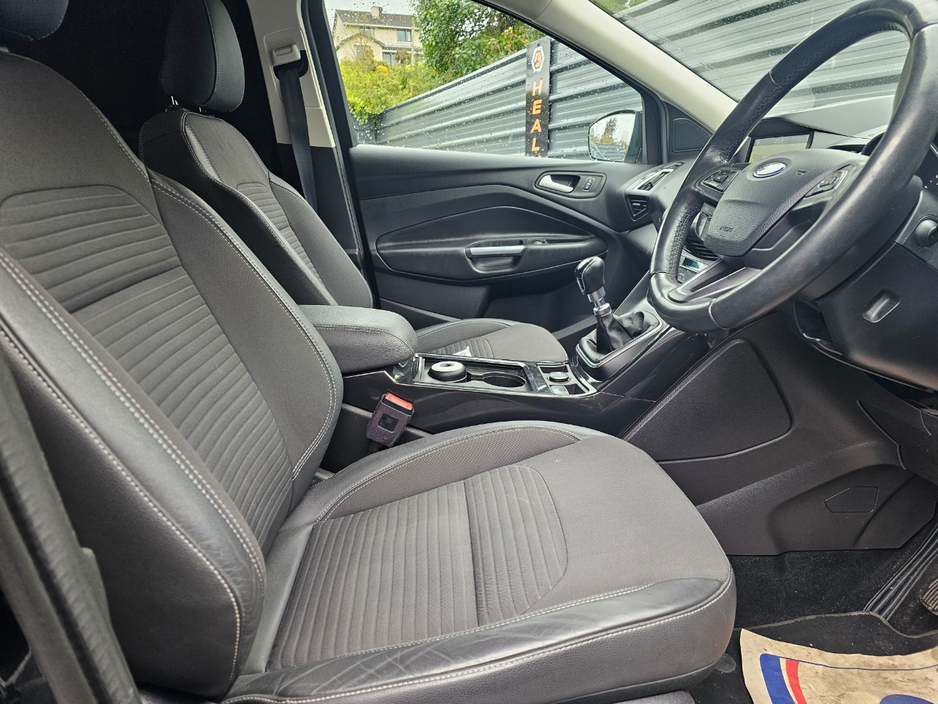 2019 Ford Kuga - image 12