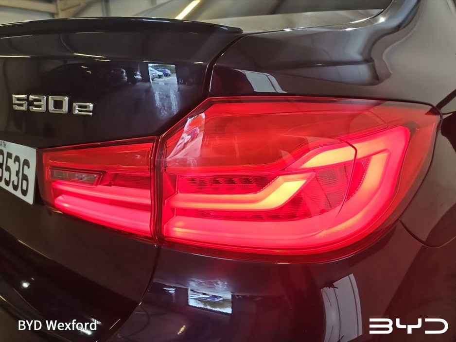 2019 BMW 5 Series - image 24