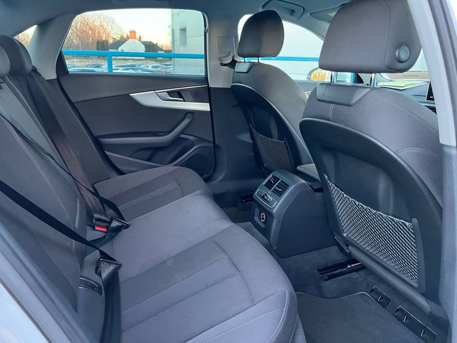 2016 Audi A4 S-LINE PACK 1.4 TFSI // FULL SERVICE HISTORY // NEW 19" S-LINE ALLOYS // APPLE CARPLAY/ANDROID AUTO €19,900