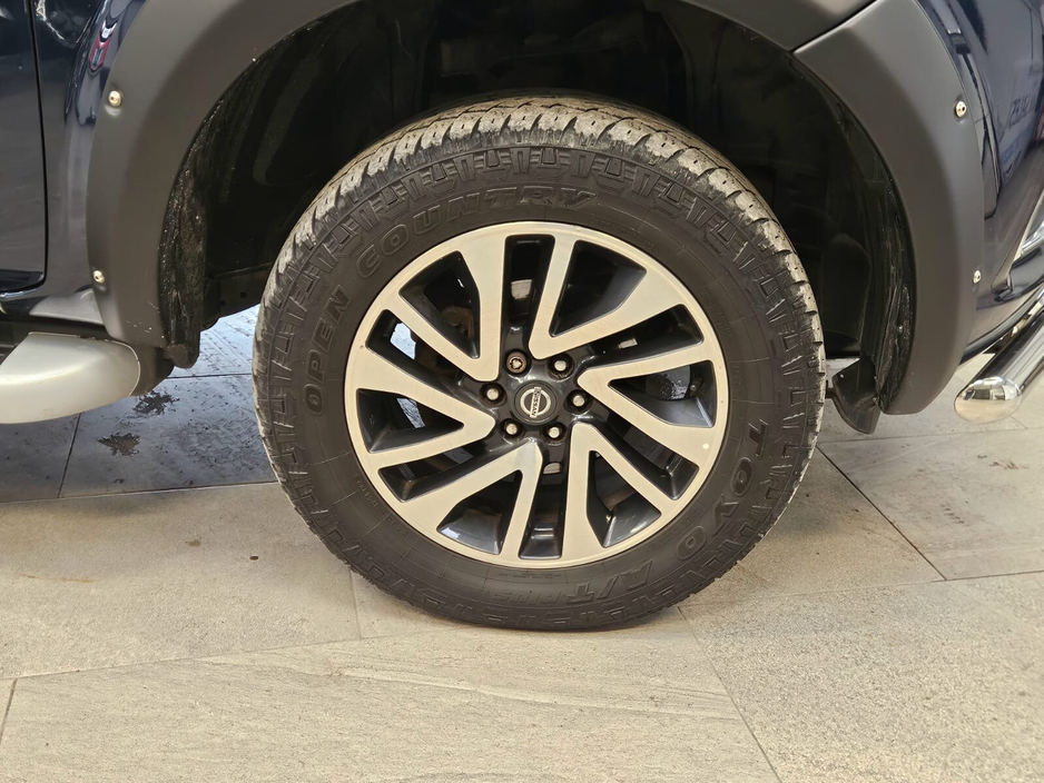 2019 Nissan Navara - image 8