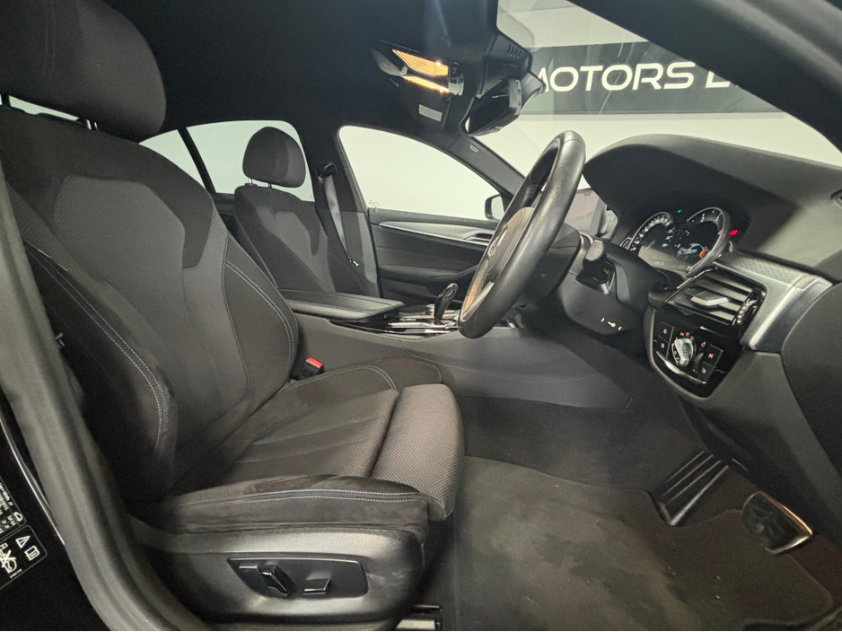 2020 BMW 5 Series - image 9