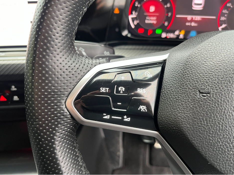2022 Volkswagen Golf R-LINE ETSI ESTATE 1.5 PETROL //HIGH SPEC//HEAD UP DISPLAY//HALF LEATHER HEATED SEATS//HEATED STEERING WHEEL//REVERSE CAMERA//KEYLESS ENTRY// €27,950