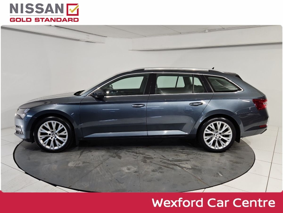 2021 Skoda Superb - image 5