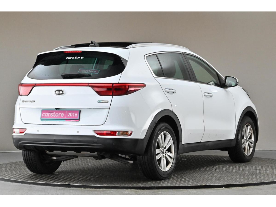 2016 Kia Sportage - image 8