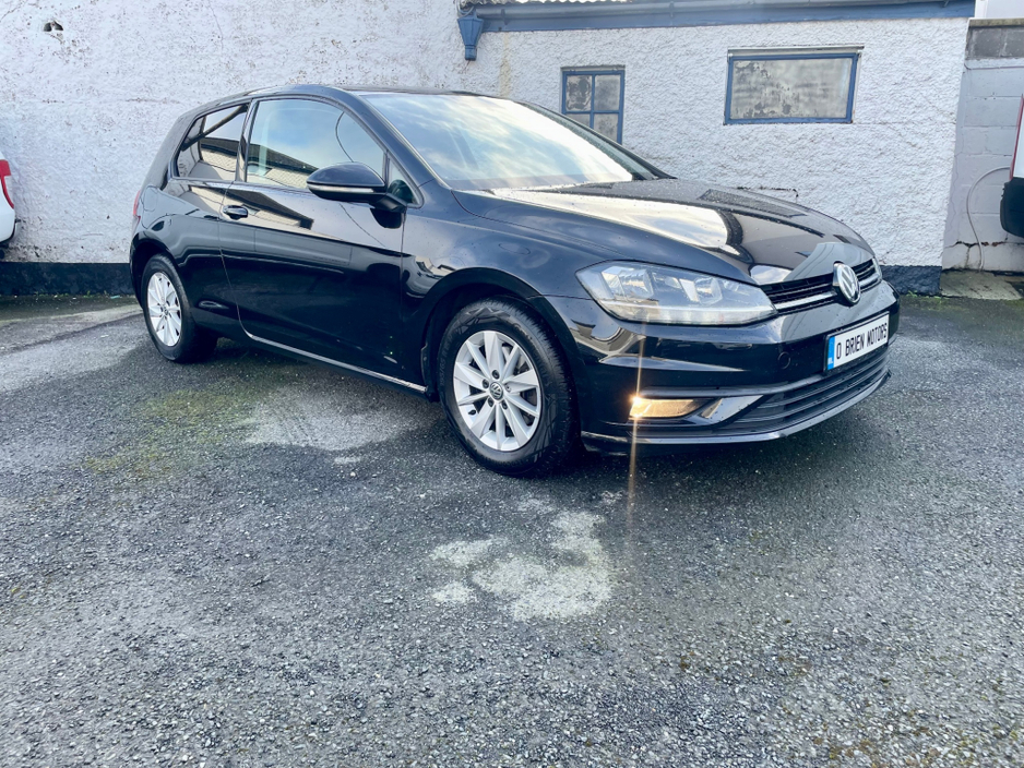 2019 Volkswagen Golf - image 2