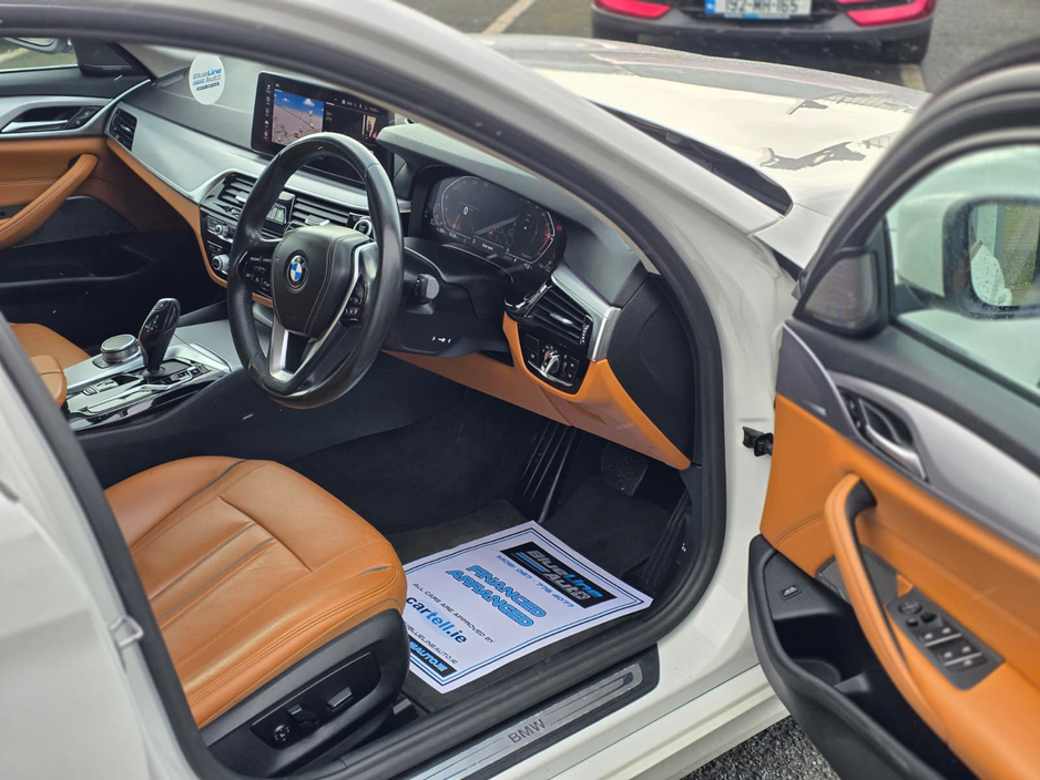 2021 BMW 5 Series - image 7