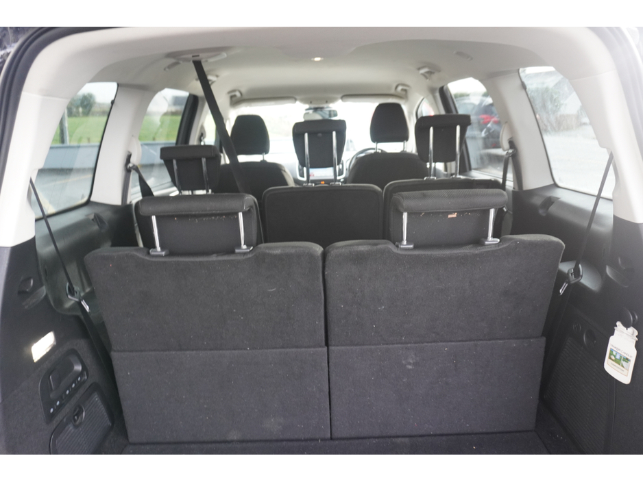 2018 Ford Galaxy - image 11