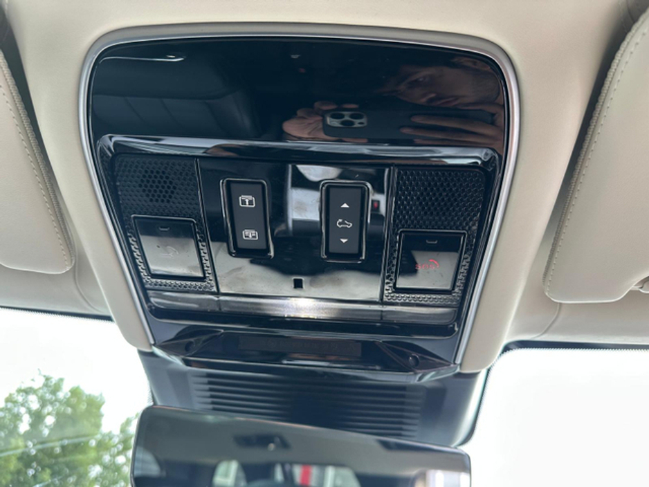 2024 Land Rover Range Rover - image 25