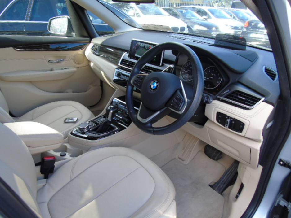 2016 BMW 2 Series - image 10