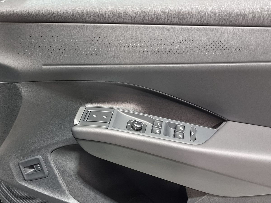 2026 Volkswagen T-Roc - image 20