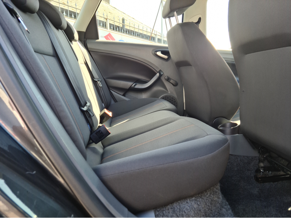 2011 SEAT Ibiza - image 6