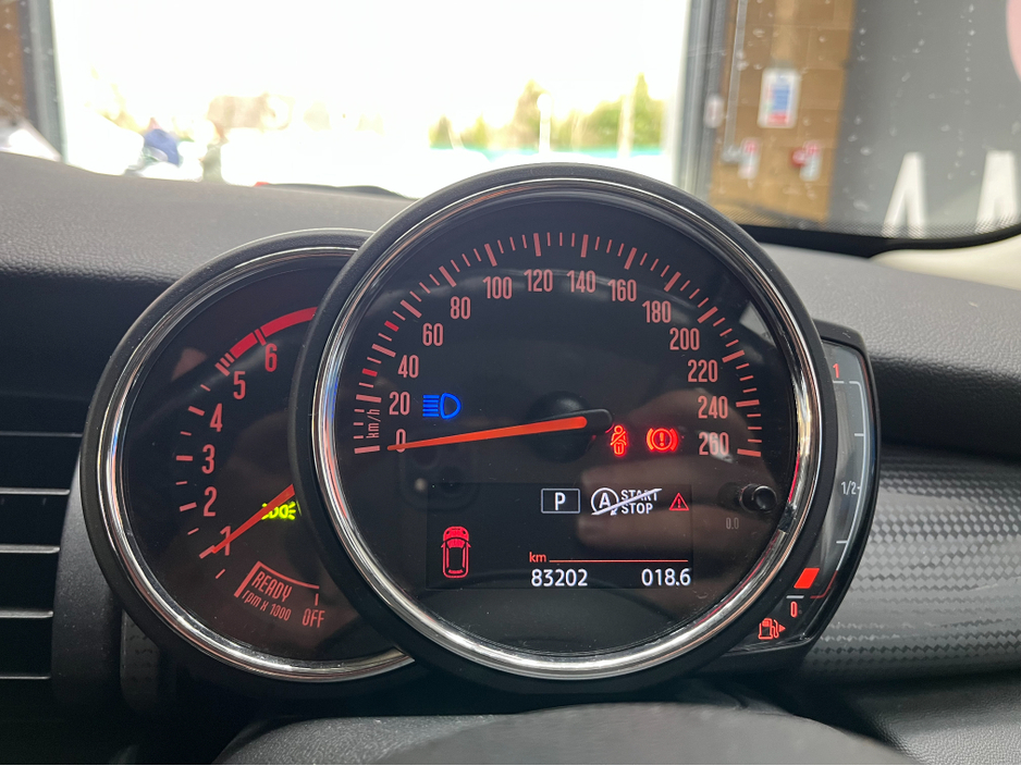 2018 MINI Cooper - image 19