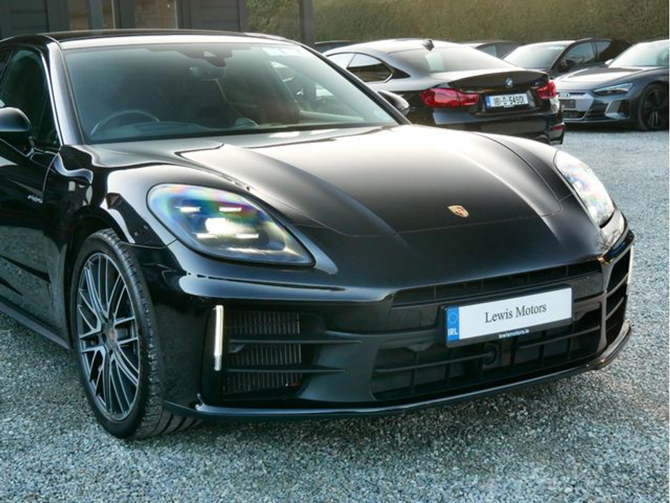 2024 Porsche Panamera - image 8