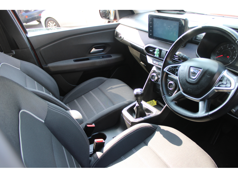 2022 Dacia Jogger - image 8