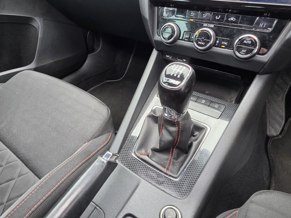 2017 Skoda Octavia - image 16