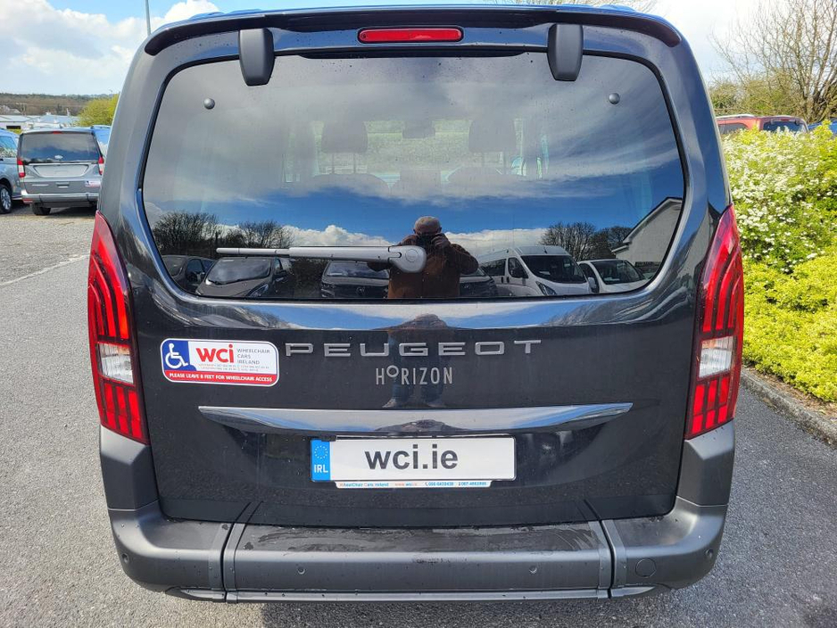 2026 Peugeot Rifter - image 2