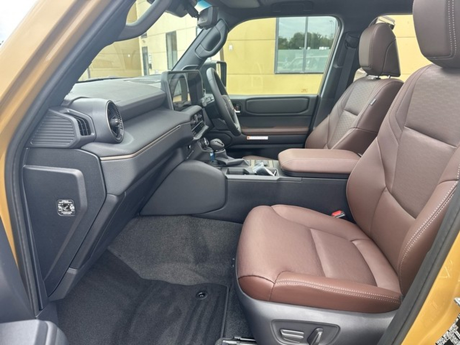 2025 Toyota Landcruiser - image 6