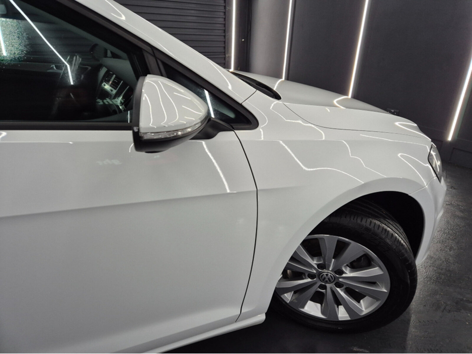 2016 Volkswagen Golf - image 4