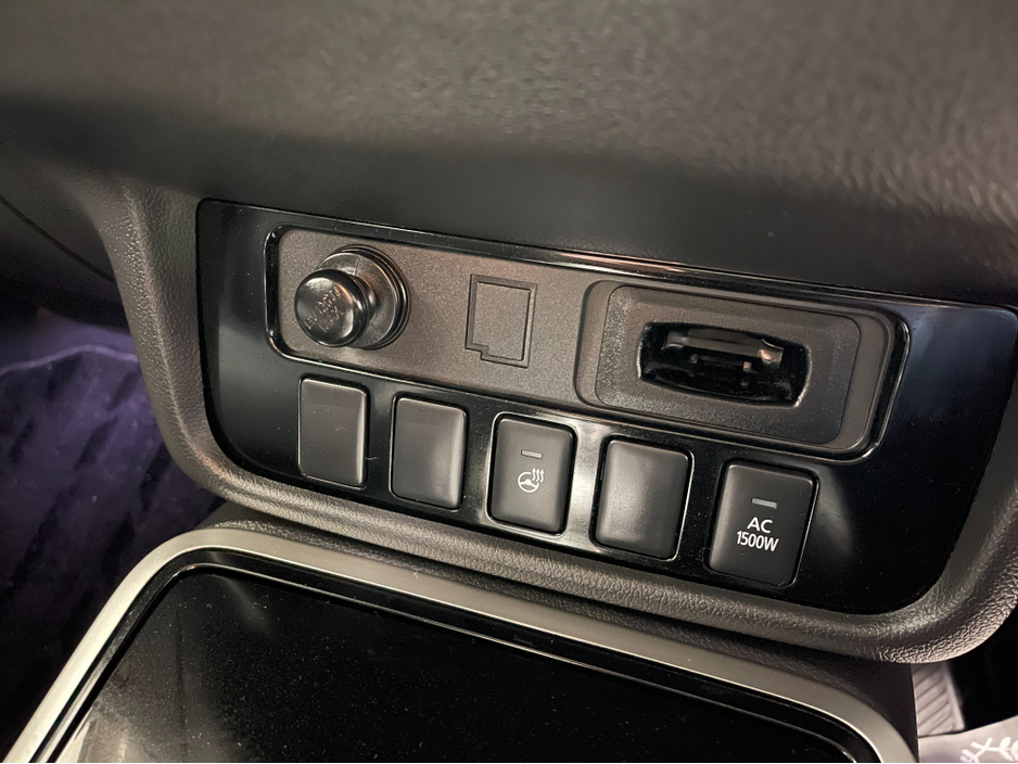 2019 Mitsubishi Outlander (Low Kms) HYBRID 2.4 PHEV AUTOMATIC 5DR MODEL www.bolandscarcentre.ie €22,900