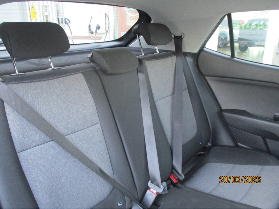 2023 Kia Stonic - image 14