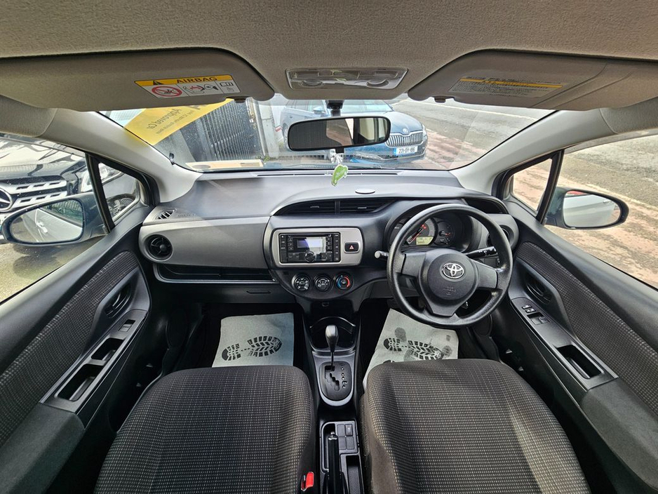 2016 Toyota Vitz - image 14