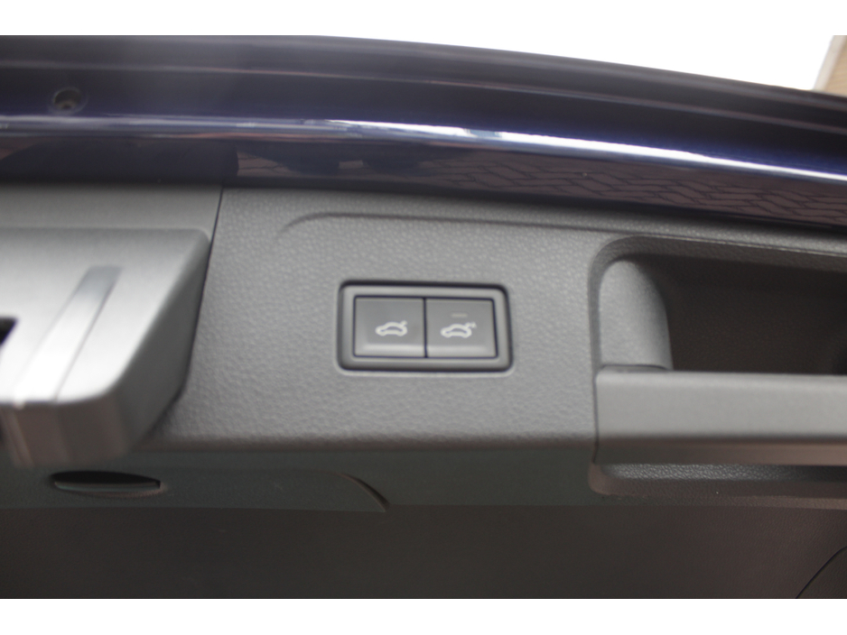 2019 Volkswagen Passat - image 19