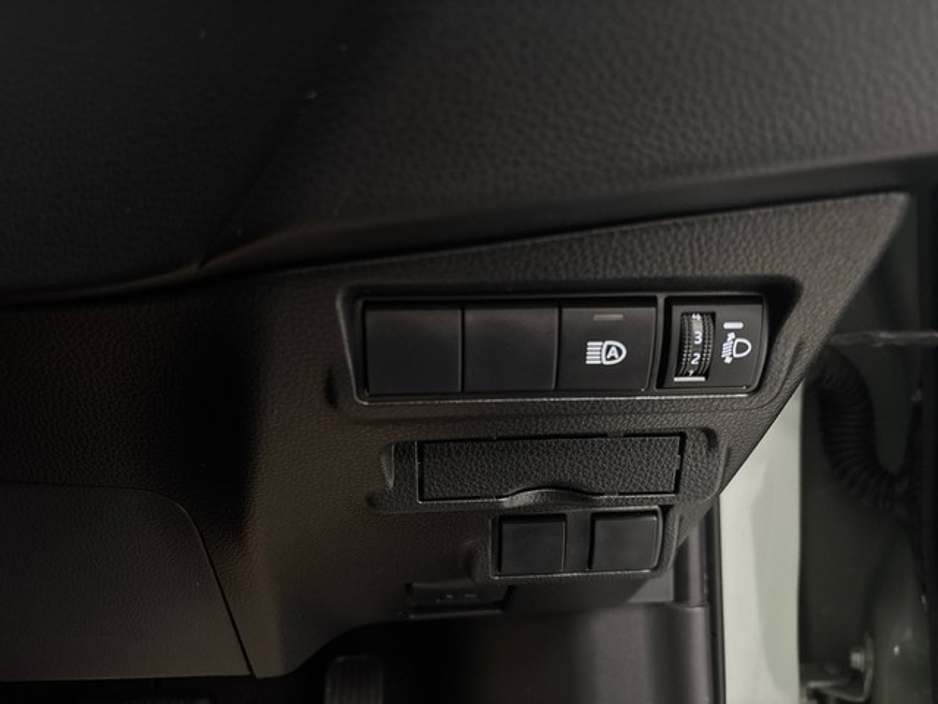 2024 Toyota Corolla Cross - image 15