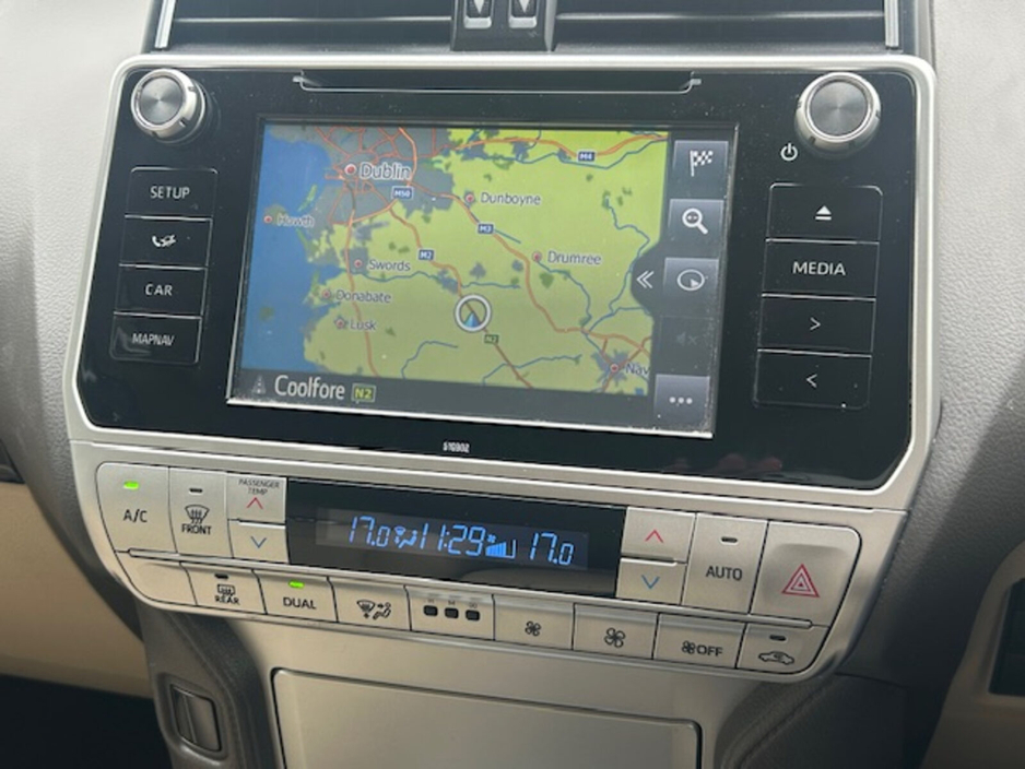 2018 Toyota Landcruiser - image 18