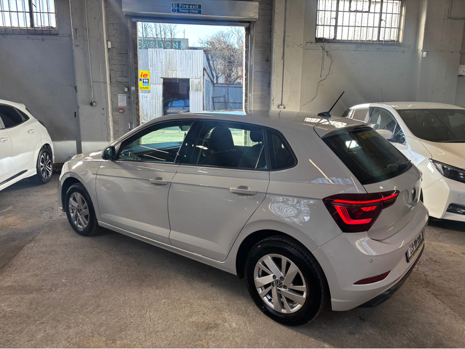 2023 Volkswagen Polo - image 9