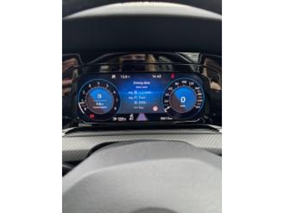 2022 Volkswagen Golf - image 5