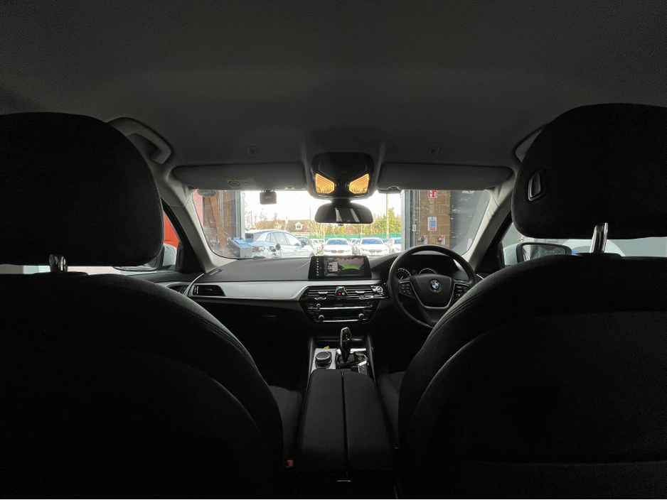 2017 BMW 5 Series - image 17