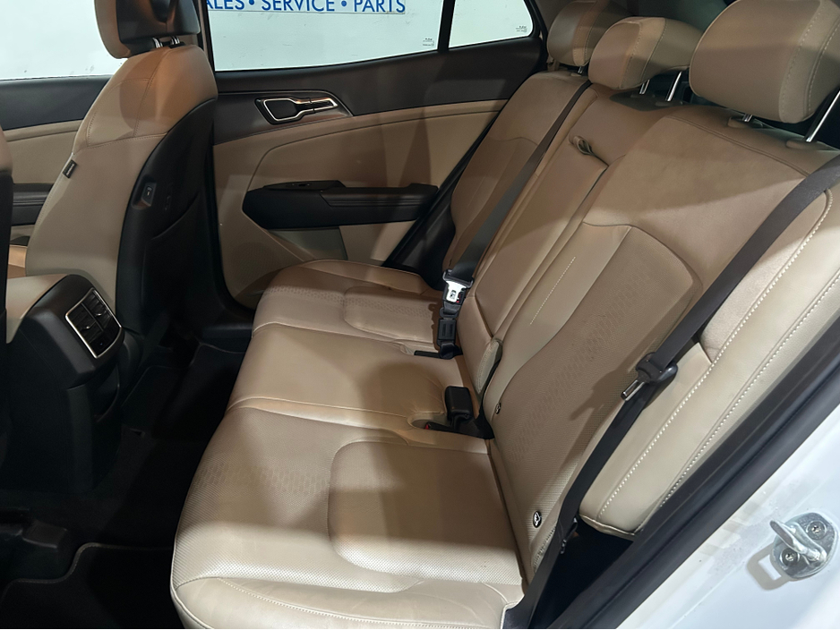 2022 Kia Sportage - image 9