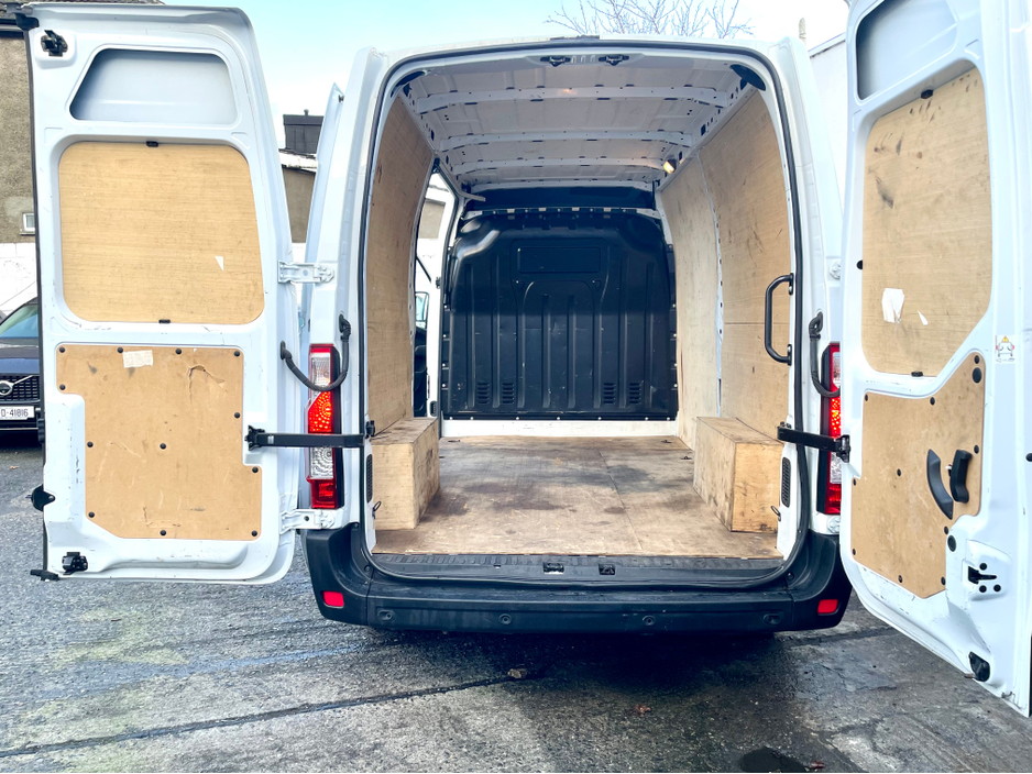 2023 Renault Master MM35 BUSINESS+ 2.3 BLUE DCI 135BHP MWB €18,000