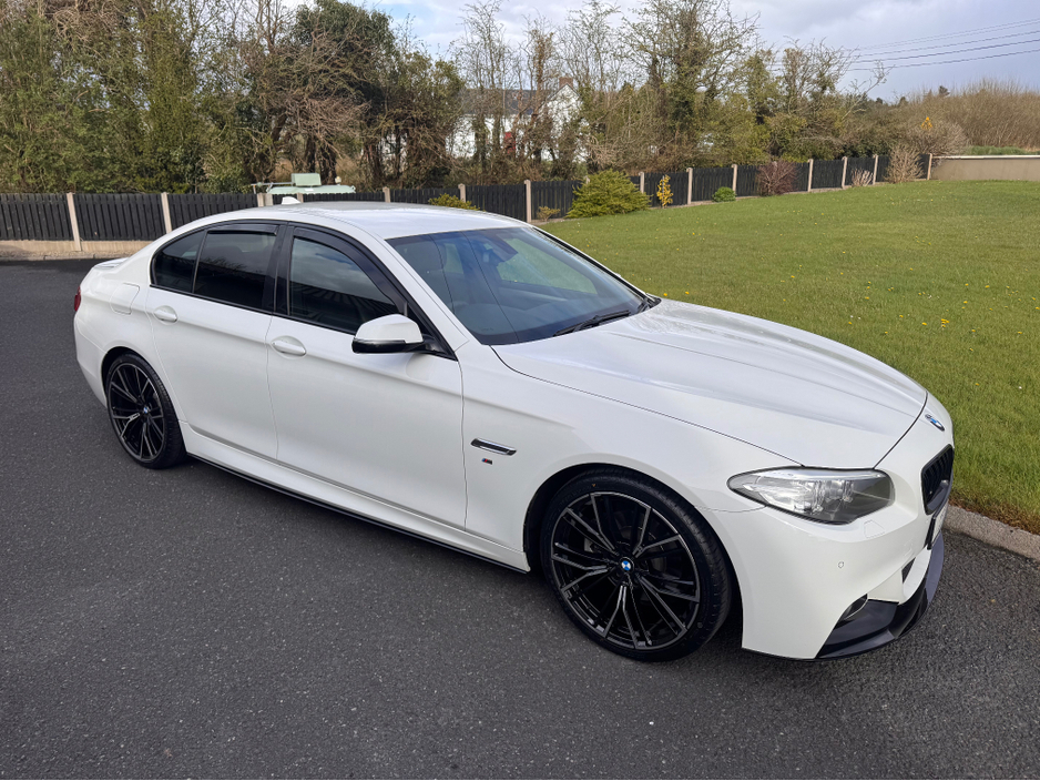 2016 BMW 5 Series - image 17