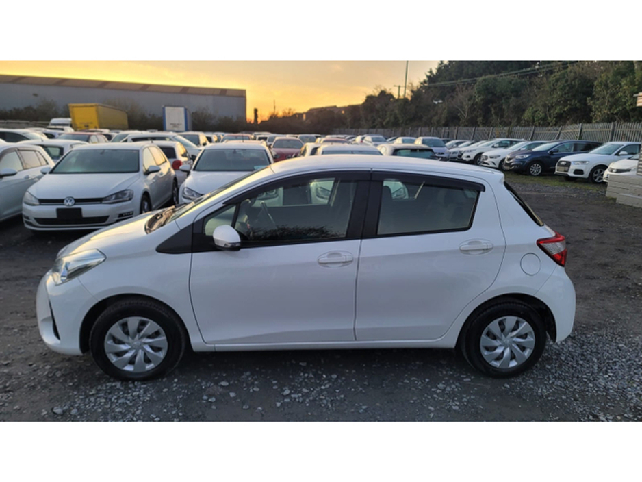 2018 Toyota Vitz - image 4
