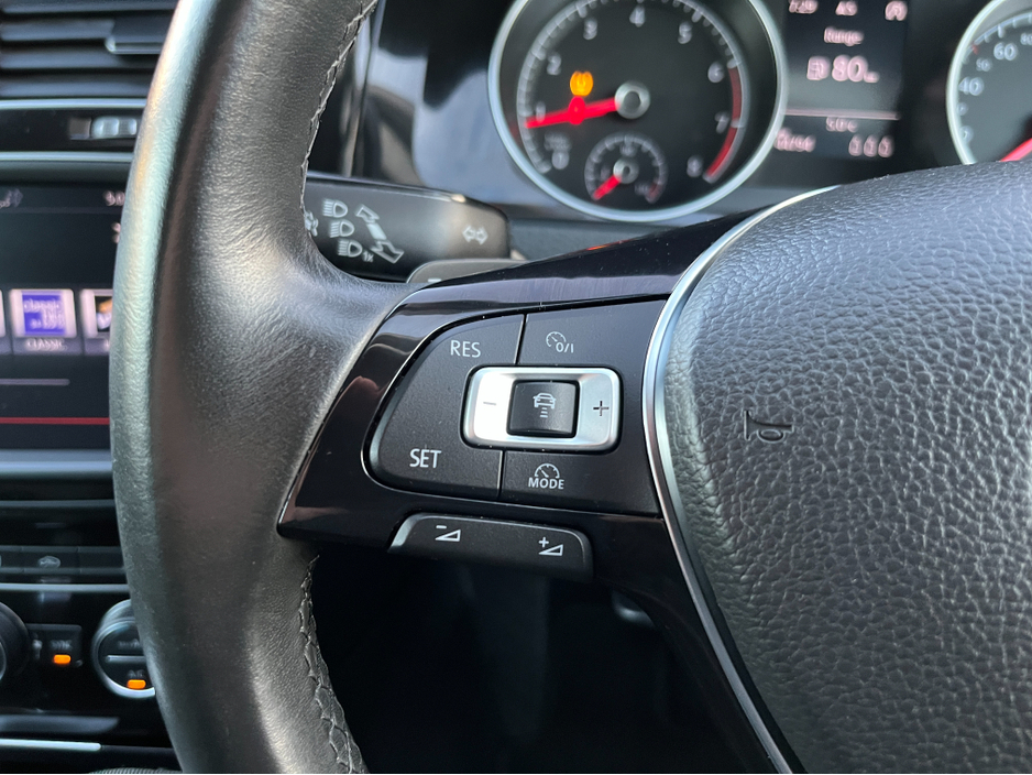 2015 Volkswagen Golf HIGHLINE AUTOMATIC 1.4 PETROL //KEYLESS ENTRY//ADAPTIVE CRUISE CONTROL//REVERSE CAMERA// €14,950